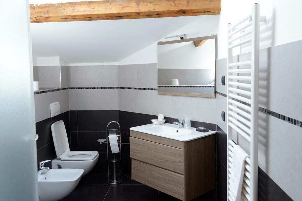 Appartamenti Medioevo Varese Ngoại thất bức ảnh